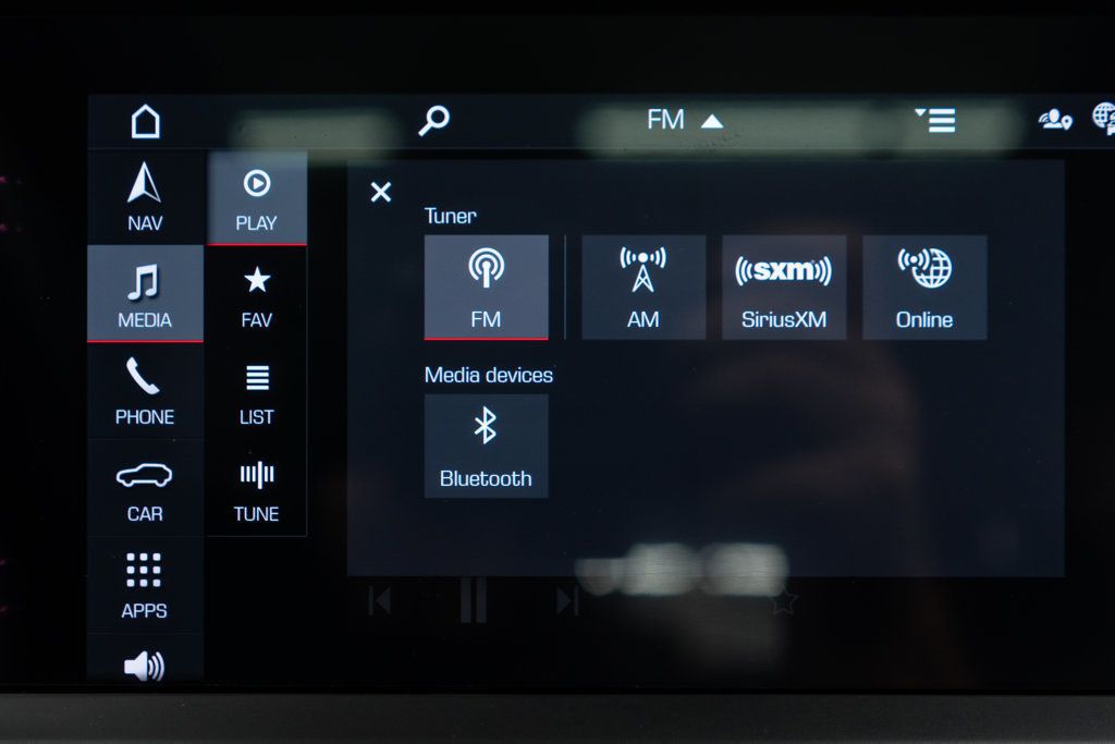 2023 Porsche Macan Base photo 24