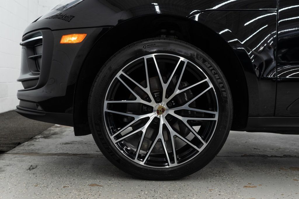 2023 Porsche Macan Base photo 33