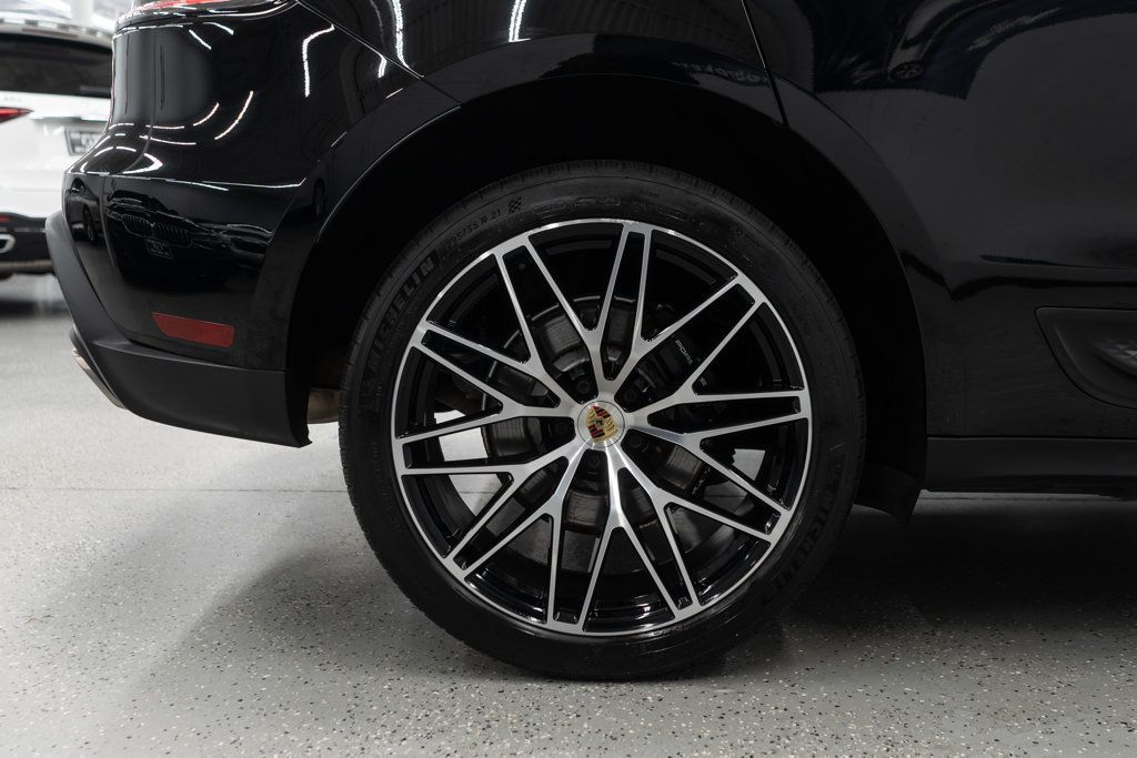2023 Porsche Macan Base photo 35
