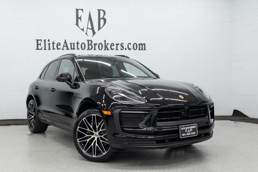 2023 Porsche Macan Base photo 38