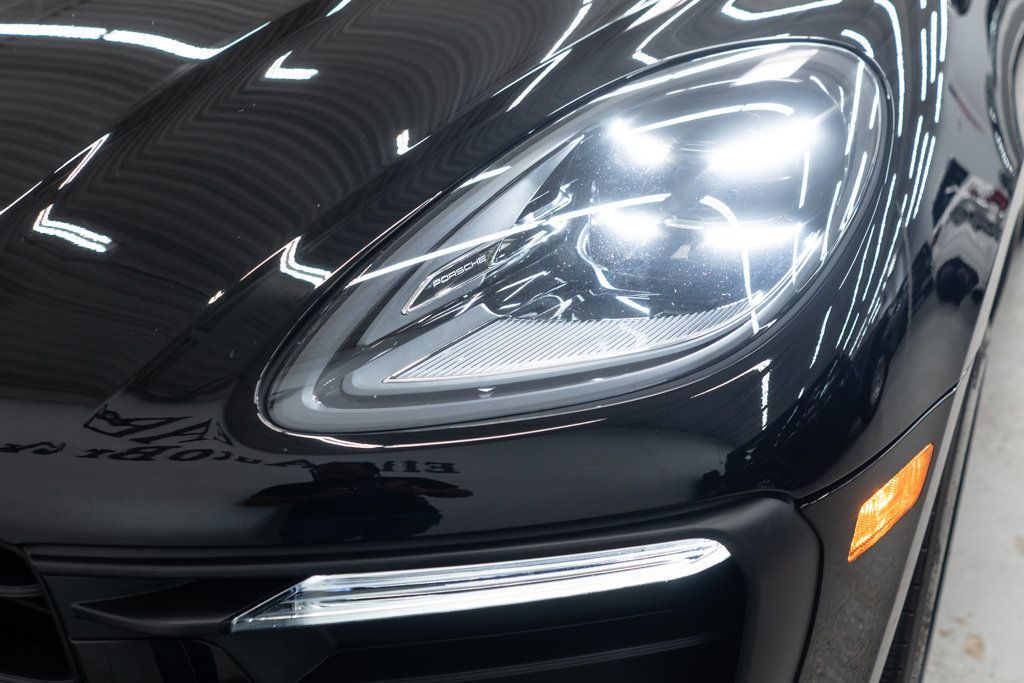 2023 Porsche Macan Base photo 41
