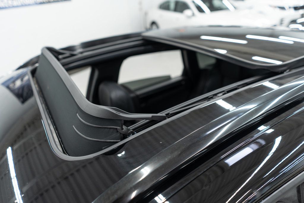 2023 Porsche Macan Base photo 46