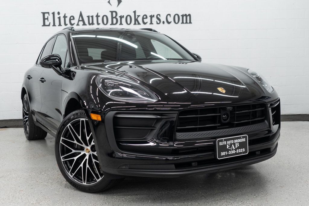 2023 Porsche Macan Base photo 7