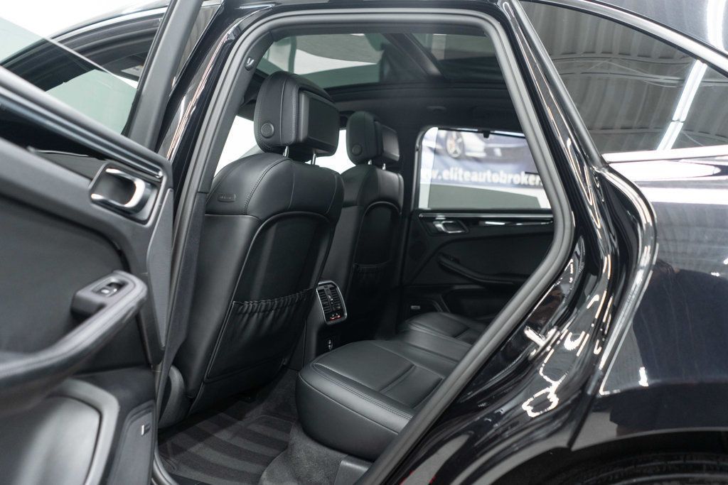 2023 Porsche Macan Base photo 27