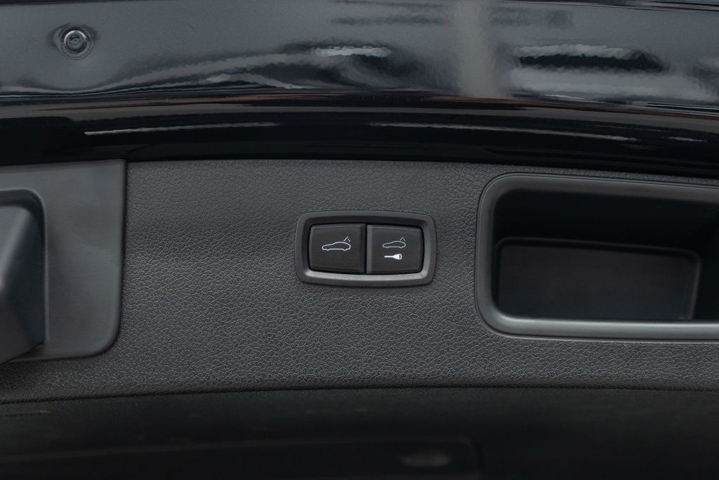 2023 Porsche Macan Base photo 30