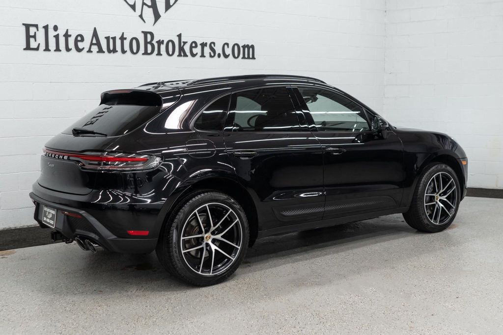 2023 Porsche Macan Base photo 35