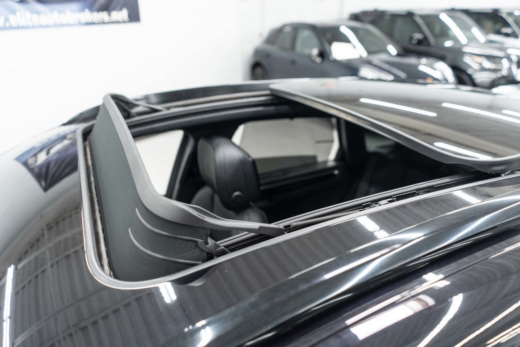 2023 Porsche Macan Base photo 37