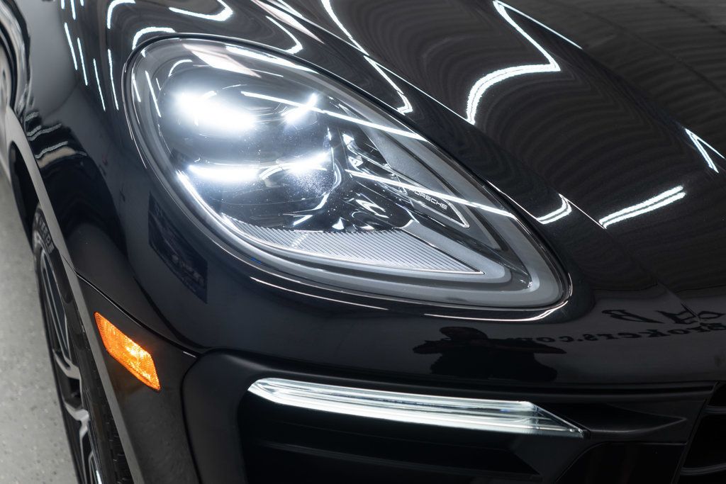 2023 Porsche Macan Base photo 39