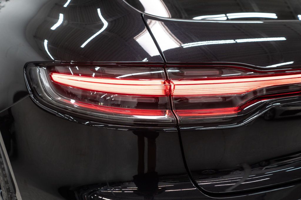 2023 Porsche Macan Base photo 42