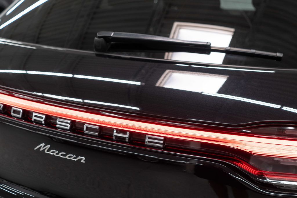 2023 Porsche Macan Base photo 43