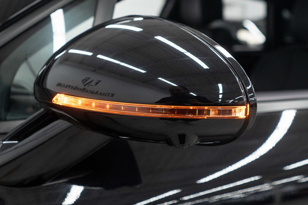 2023 Porsche Macan Base photo 45