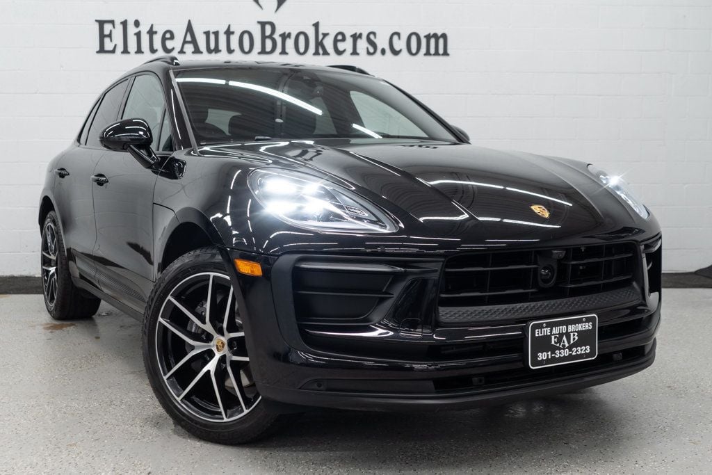 2023 Porsche Macan Base photo 5