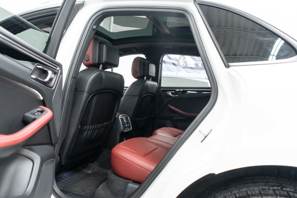 2023 Porsche Macan Base photo 22