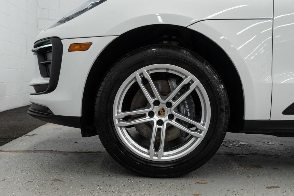 2023 Porsche Macan Base photo 25