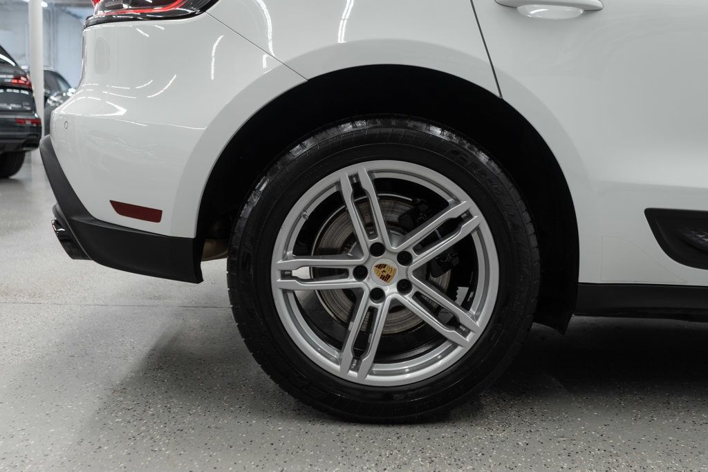 2023 Porsche Macan Base photo 27