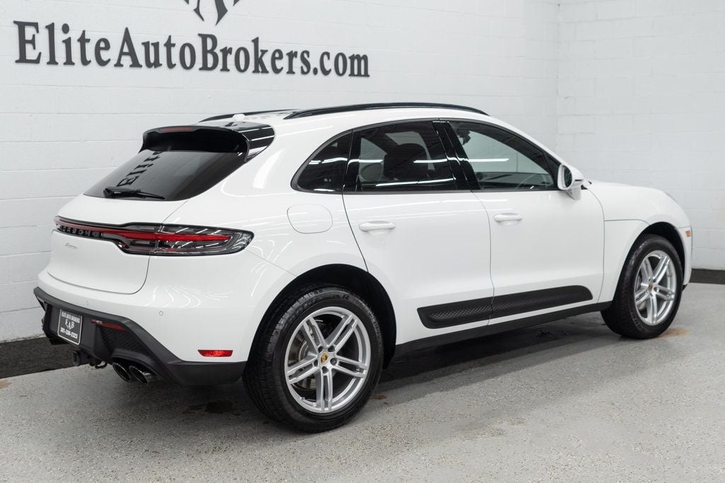 2023 Porsche Macan Base photo 29