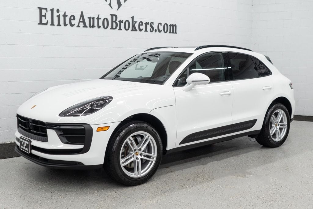 2023 Porsche Macan Base photo 30