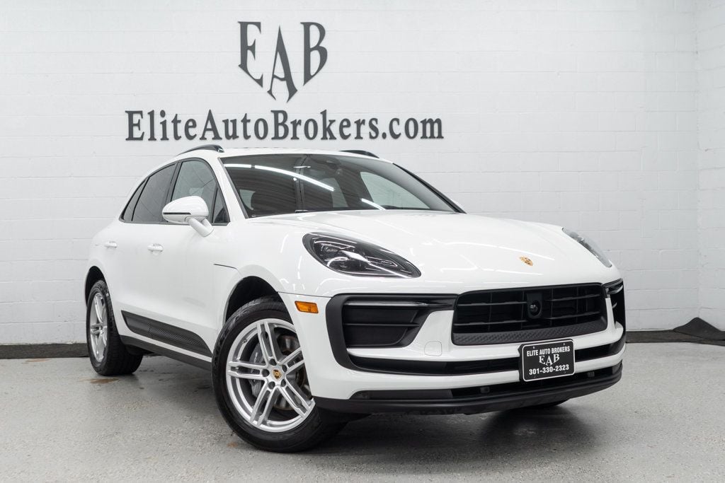 2023 Porsche Macan Base photo 32