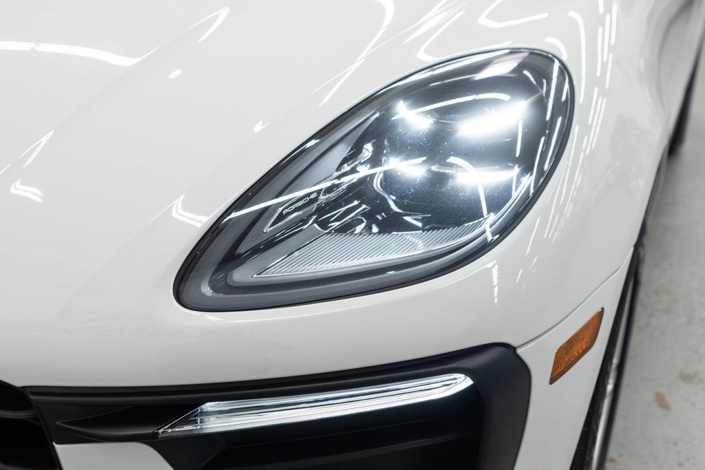 2023 Porsche Macan Base photo 35