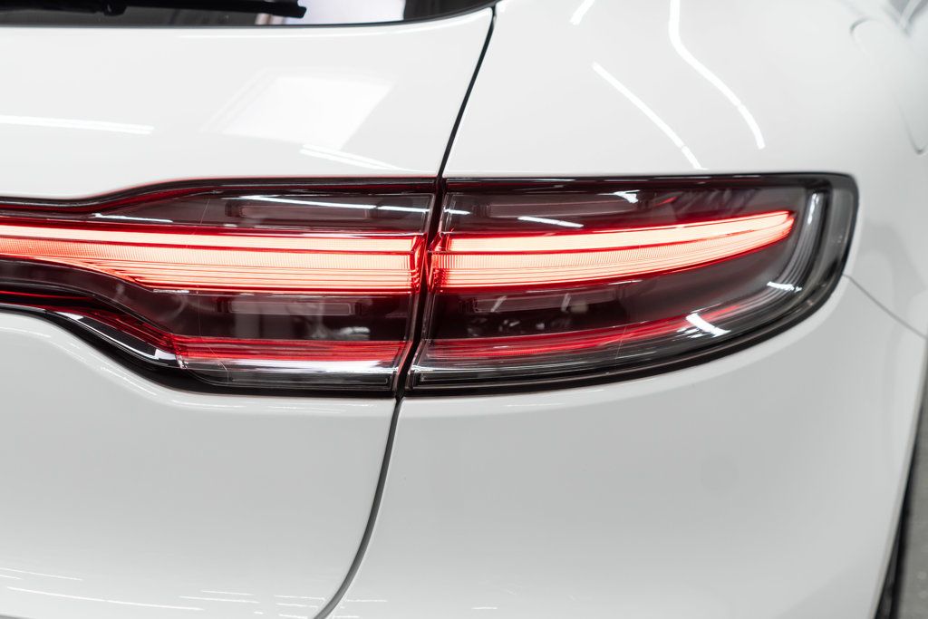 2023 Porsche Macan Base photo 38
