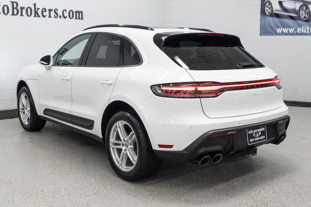 2023 Porsche Macan Base photo 3