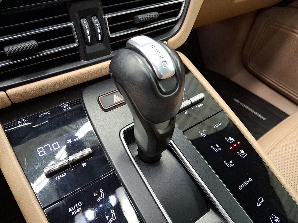 2023 Porsche Macan Base - 22991217 - 13