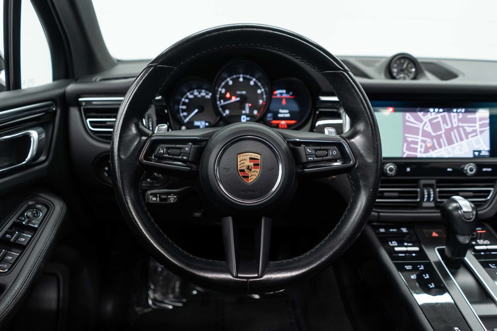 Porsche Macan photo 15
