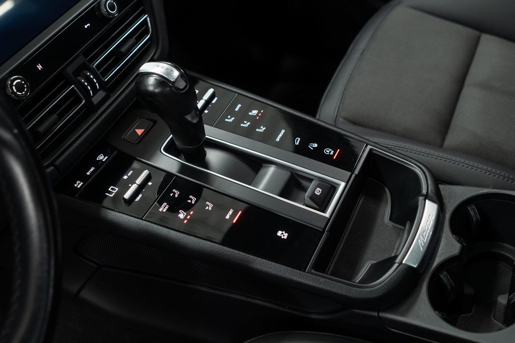 Porsche Macan photo 17