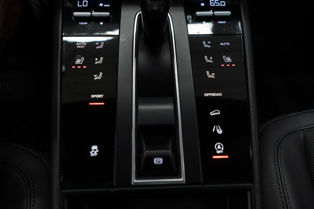 Porsche Macan photo 24