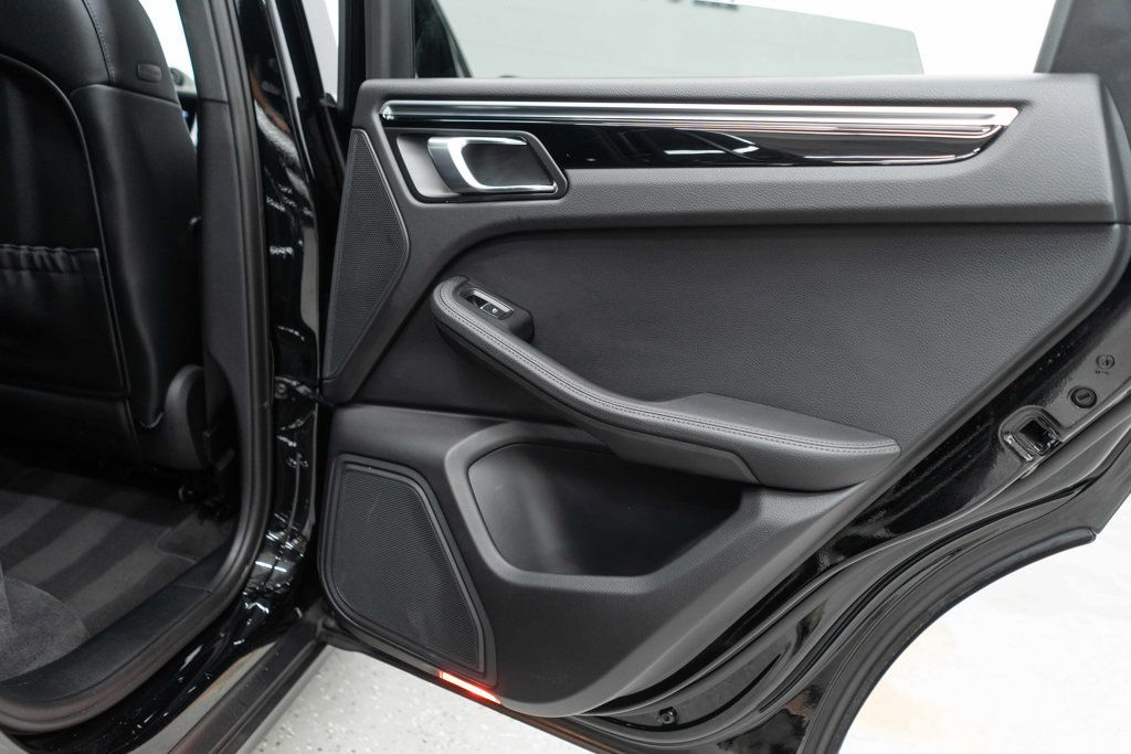 Porsche Macan photo 25