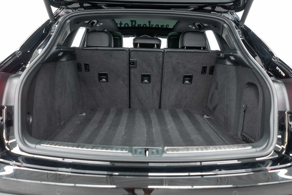 Porsche Macan photo 28
