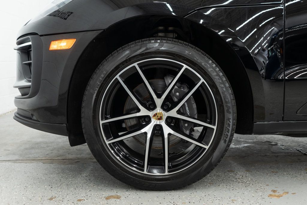 Porsche Macan photo 30