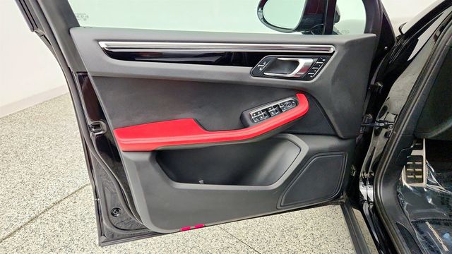 2023 Porsche Macan Base w/ Black / Bordeaux Red Leather Package & Surround View - 23079166 - 10