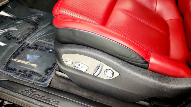 2023 Porsche Macan Base w/ Black / Bordeaux Red Leather Package & Surround View - 23079166 - 11