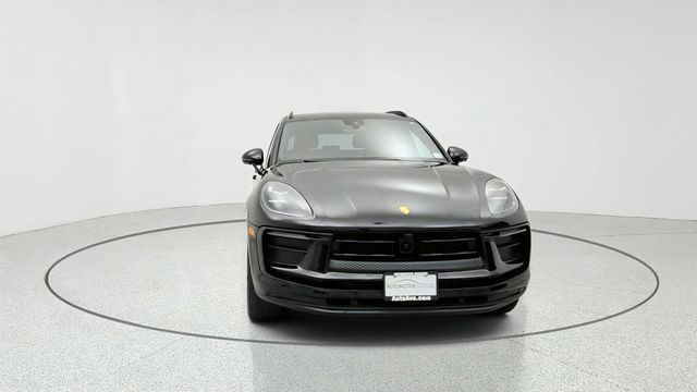 2023 Porsche Macan Base w/ Black / Bordeaux Red Leather Package & Surround View - 23079166 - 1