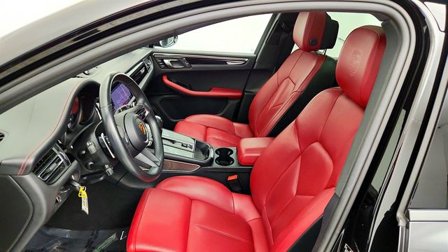 2023 Porsche Macan Base w/ Black / Bordeaux Red Leather Package & Surround View - 23079166 - 19
