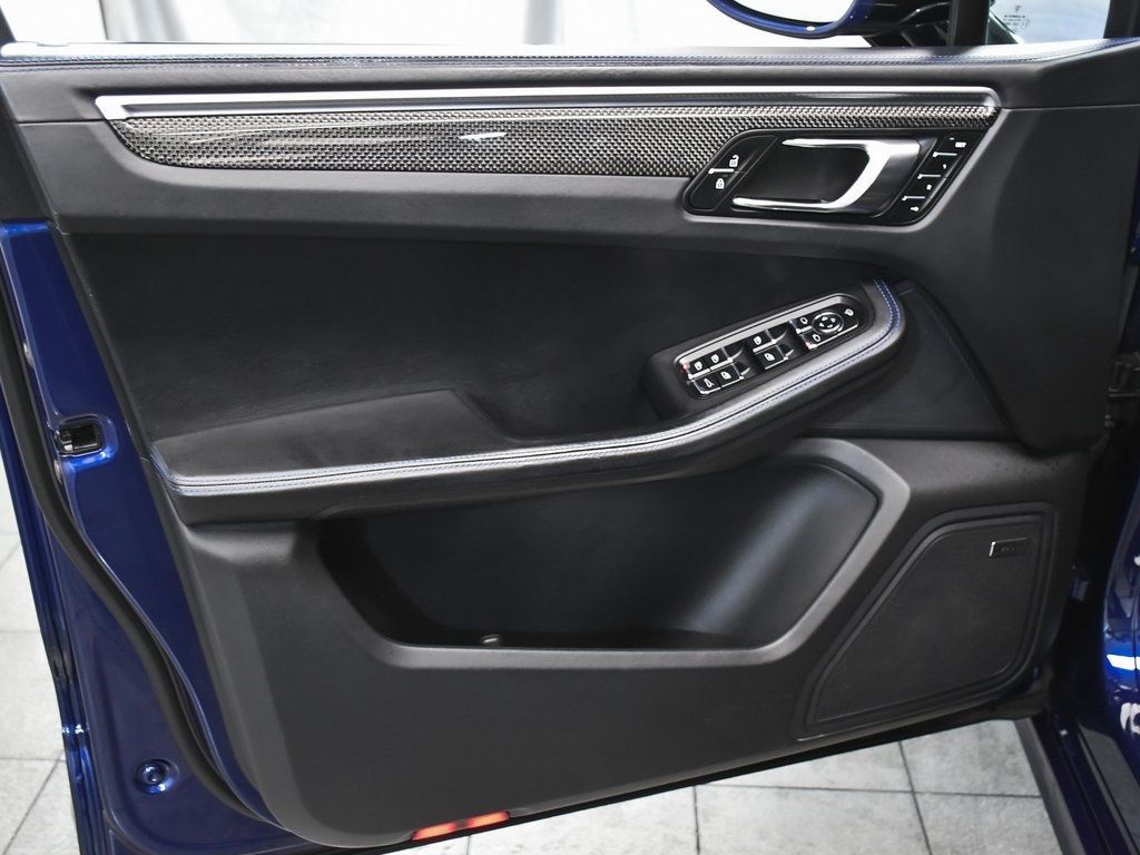 2023 Porsche Macan GTS photo 9