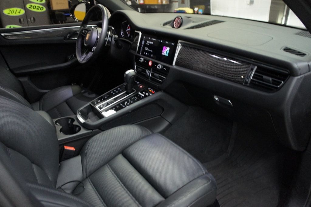 2023 Porsche Macan GTS AWD BLK/BLK - 22880362 - 3