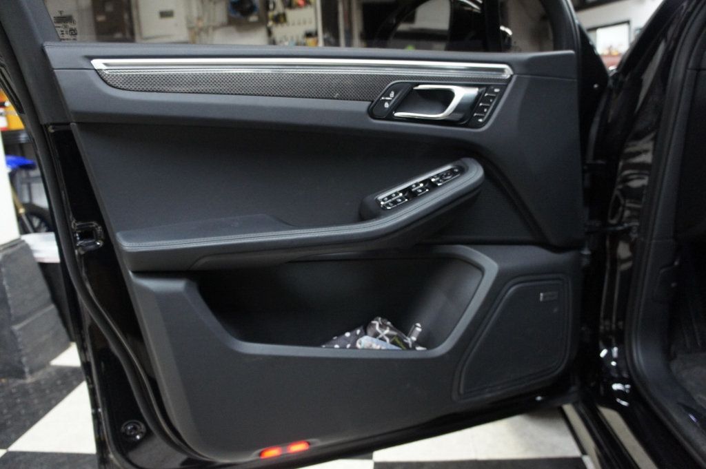 2023 Porsche Macan GTS AWD BLK/BLK - 22880362 - 47