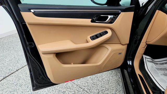 2023 Porsche Macan GTS AWD w/ Premium Pkg Plus & Sport Chrono - 23069435 - 10