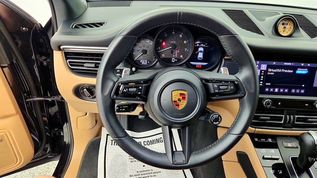 2023 Porsche Macan GTS AWD w/ Premium Pkg Plus & Sport Chrono - 23069435 - 13