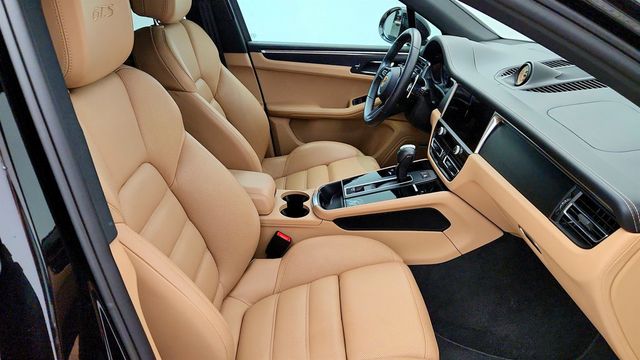 2023 Porsche Macan GTS AWD w/ Premium Pkg Plus & Sport Chrono - 23069435 - 23
