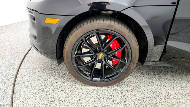 2023 Porsche Macan GTS AWD w/ Premium Pkg Plus & Sport Chrono - 23069435 - 8