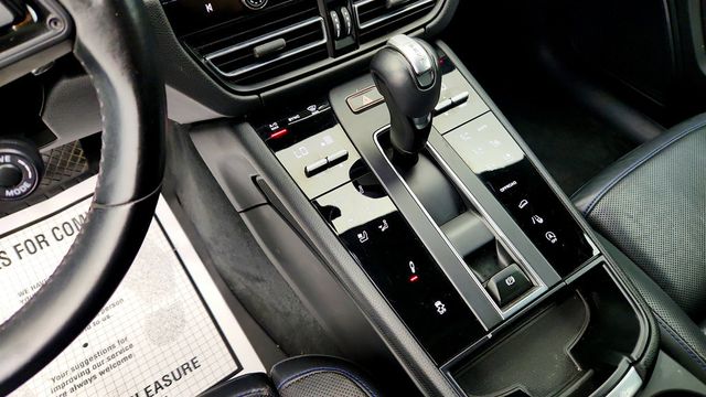 2023 Porsche Macan Macan T AWD w/ PDK Transmission & Sport-Tuned Chassis - 23040028 - 16