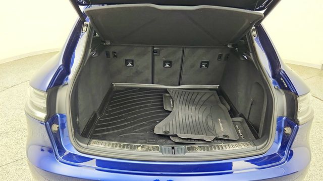 2023 Porsche Macan Macan T AWD w/ PDK Transmission & Sport-Tuned Chassis - 23040028 - 21