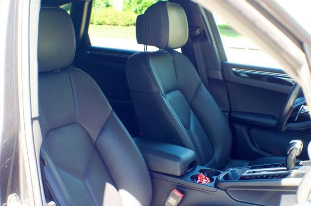 2023 Porsche Macan MSRP$72280/PremiumPkgPlus/Heated&CooledSeats/PanoramicRoof/NAV - 23022634 - 42