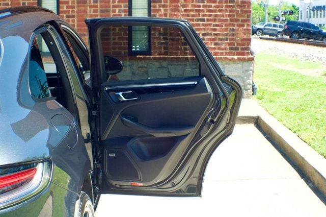 2023 Porsche Macan MSRP$72280/PremiumPkgPlus/Heated&CooledSeats/PanoramicRoof/NAV - 23022634 - 47