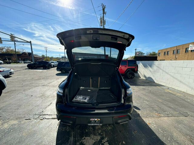 2023 Porsche Macan MSRP$77380/PremiumPlusPkg/PanoramicRoof/Heated&CooledSeats - 22666444 - 13