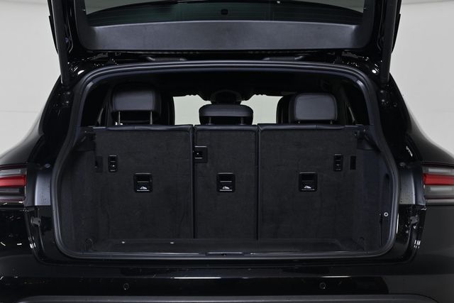 2023 Porsche Macan S - 22985145 - 23