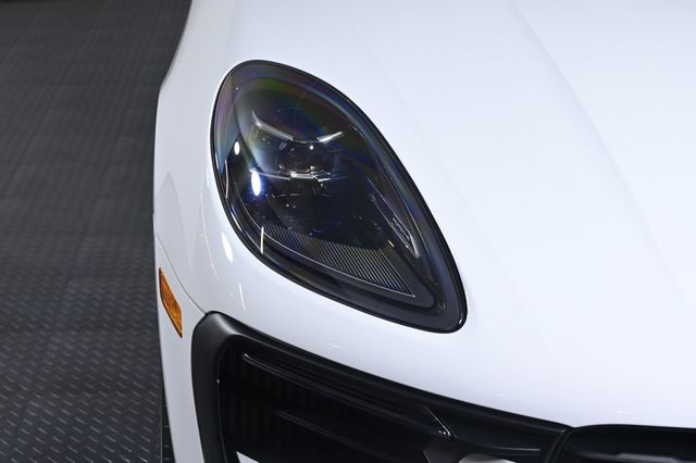 2023 Porsche Macan S - 22996372 - 10